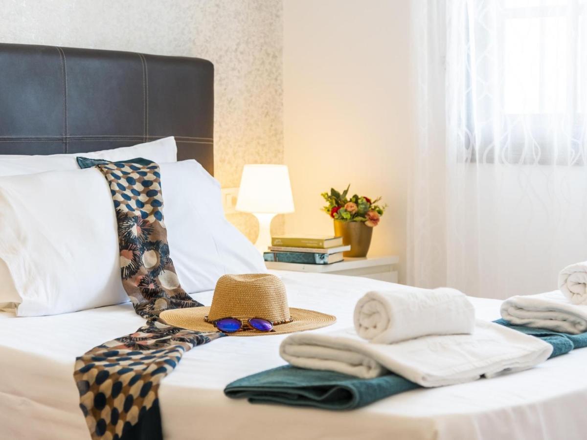 9 Amarilla Bay Holiday With Pool, Terrace Wifi طوستا ديل سيلونثيو المظهر الخارجي الصورة